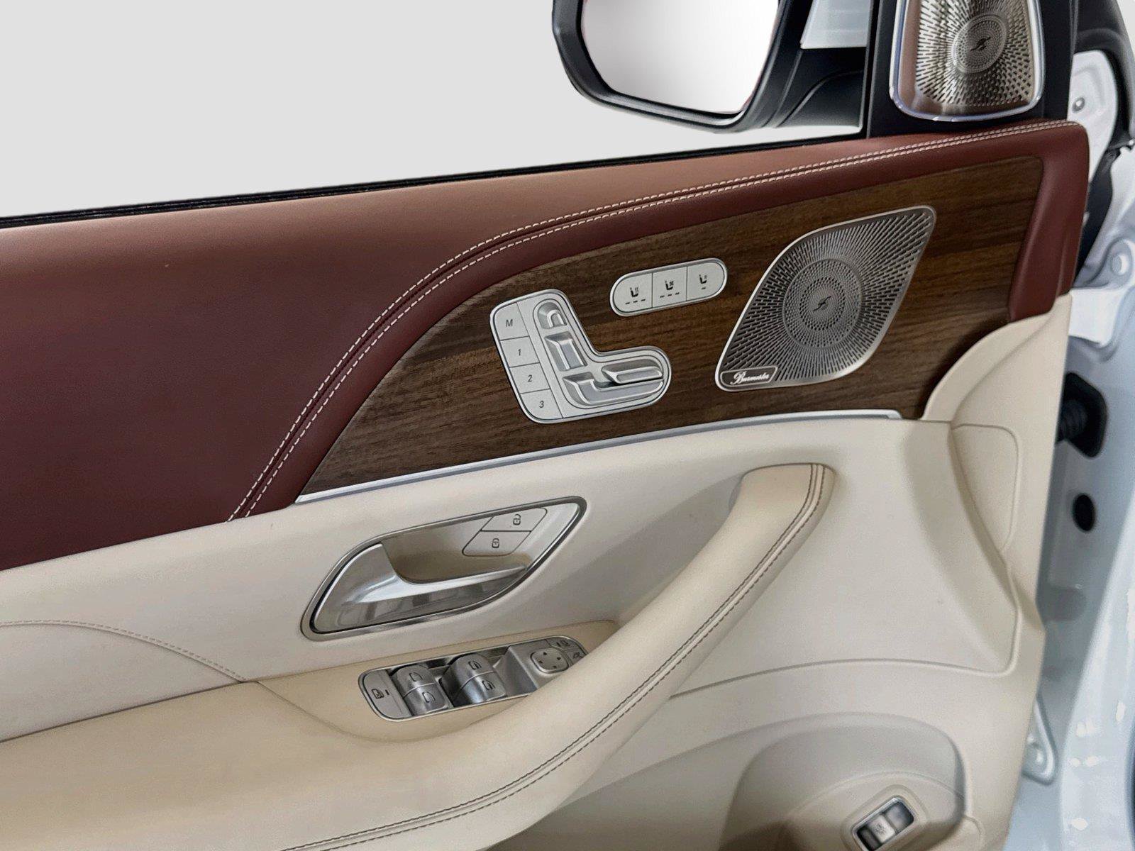 Used 2025 Mercedes-Benz Maybach GLS 600 4MATIC image 13