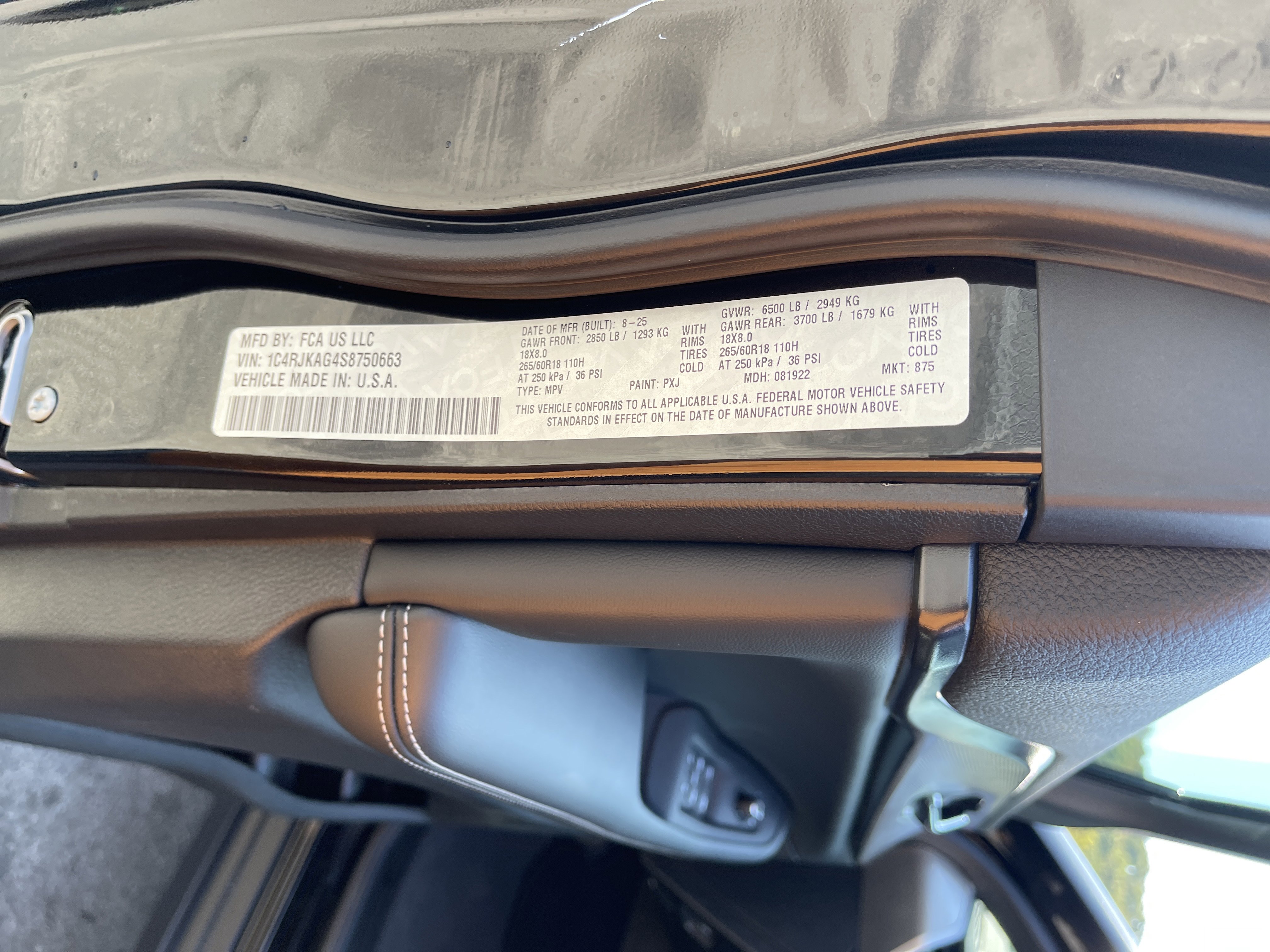 New 2025 Jeep Grand Cherokee L Altitude image 30
