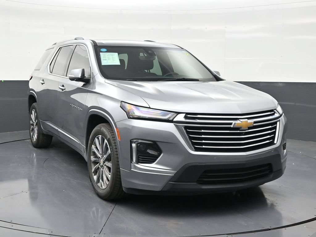 Used 2023 Chevrolet Traverse Premier FWD image 7
