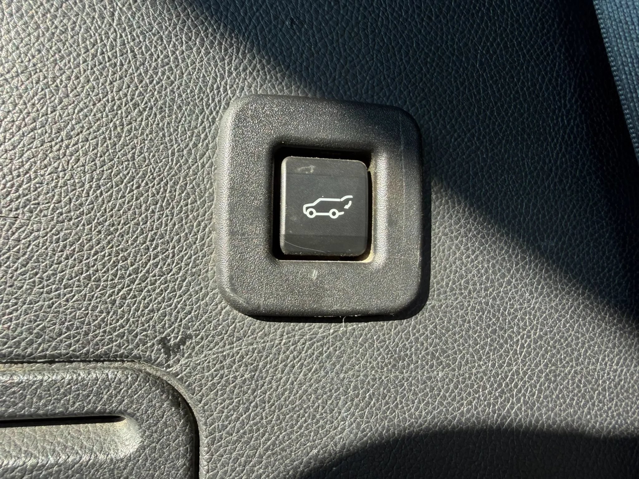 Used 2015 Lincoln Navigator 4WD image 38