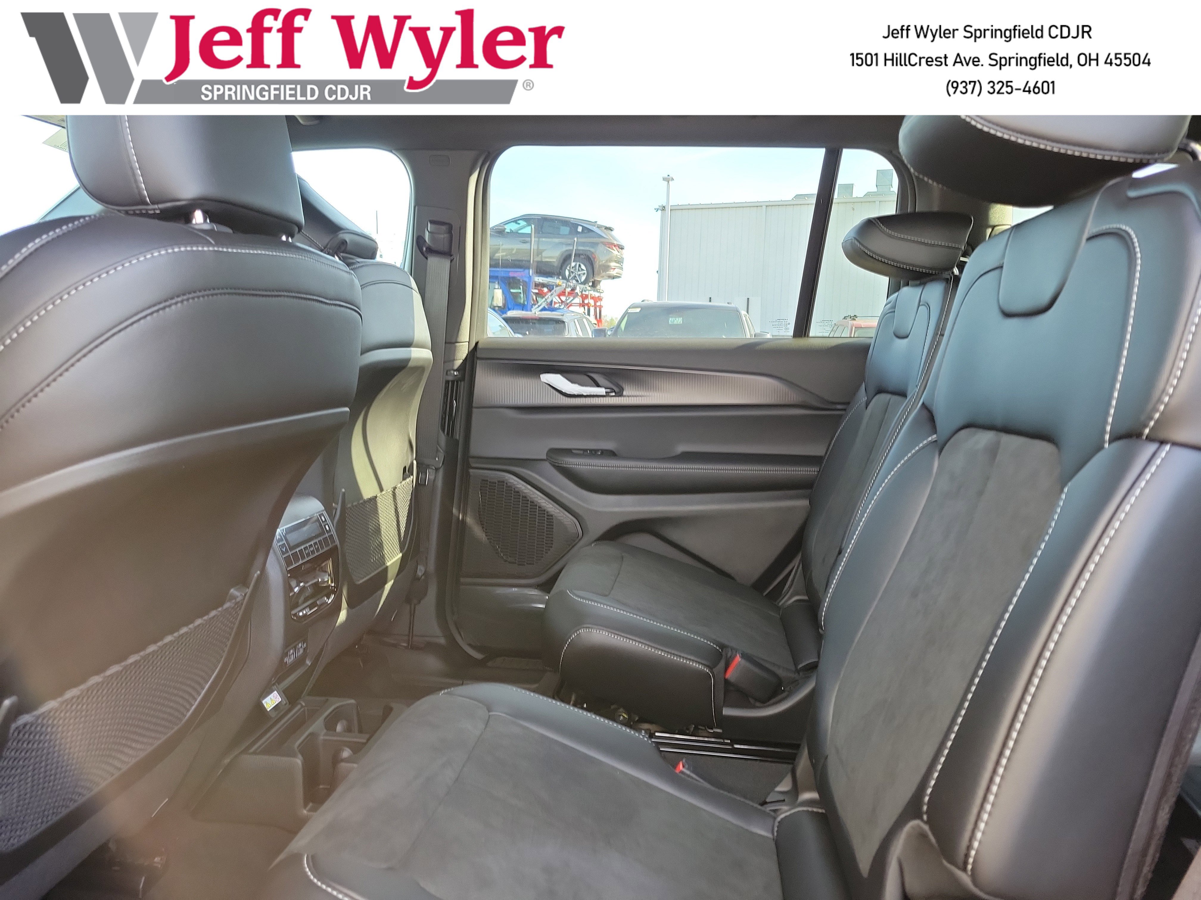 New 2025 Jeep Grand Cherokee L Altitude image 16