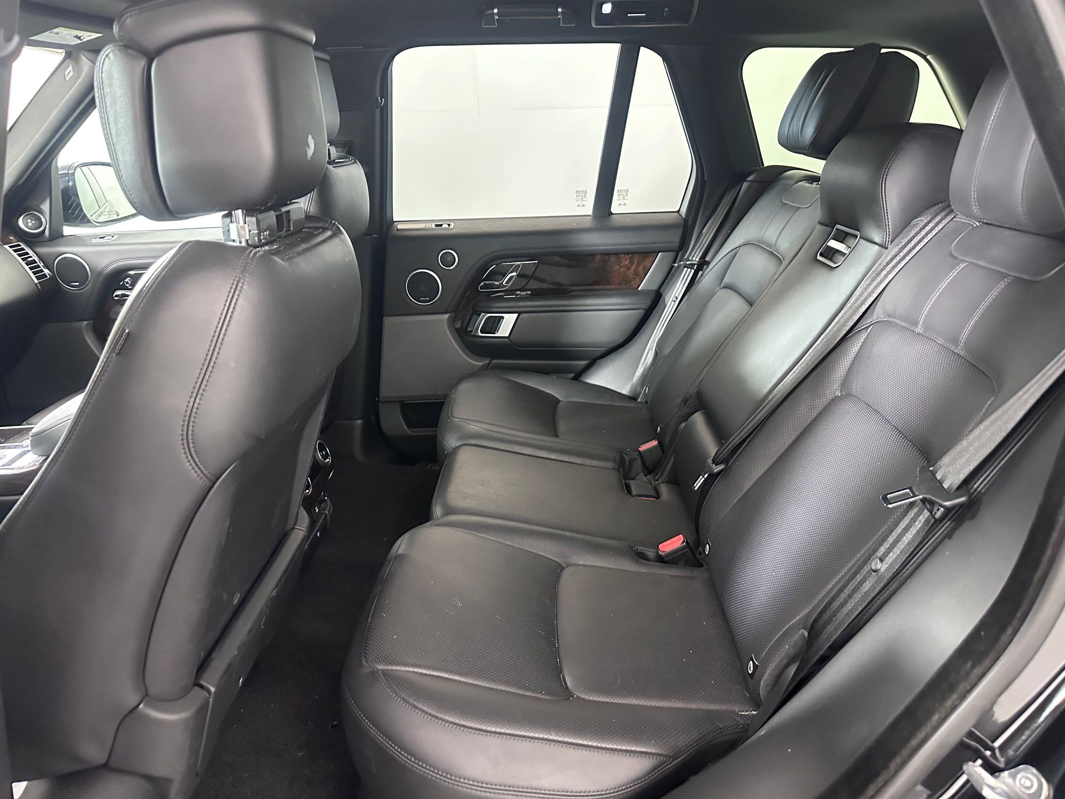 Used 2020 Land Rover Range Rover HSE image 11