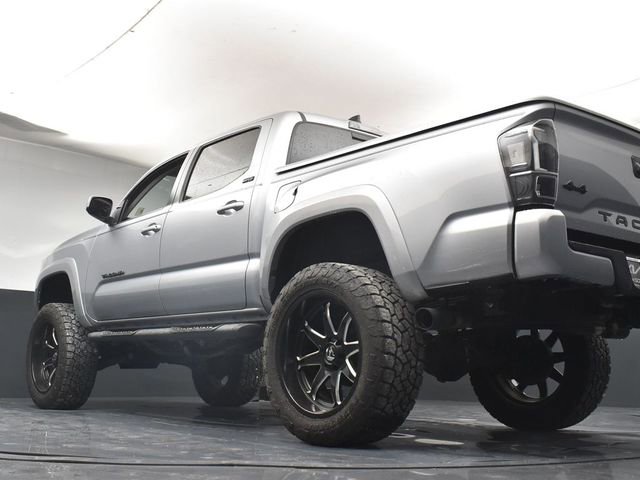 Used 2022 Toyota Tacoma SR5 w/ Technology Package image 33