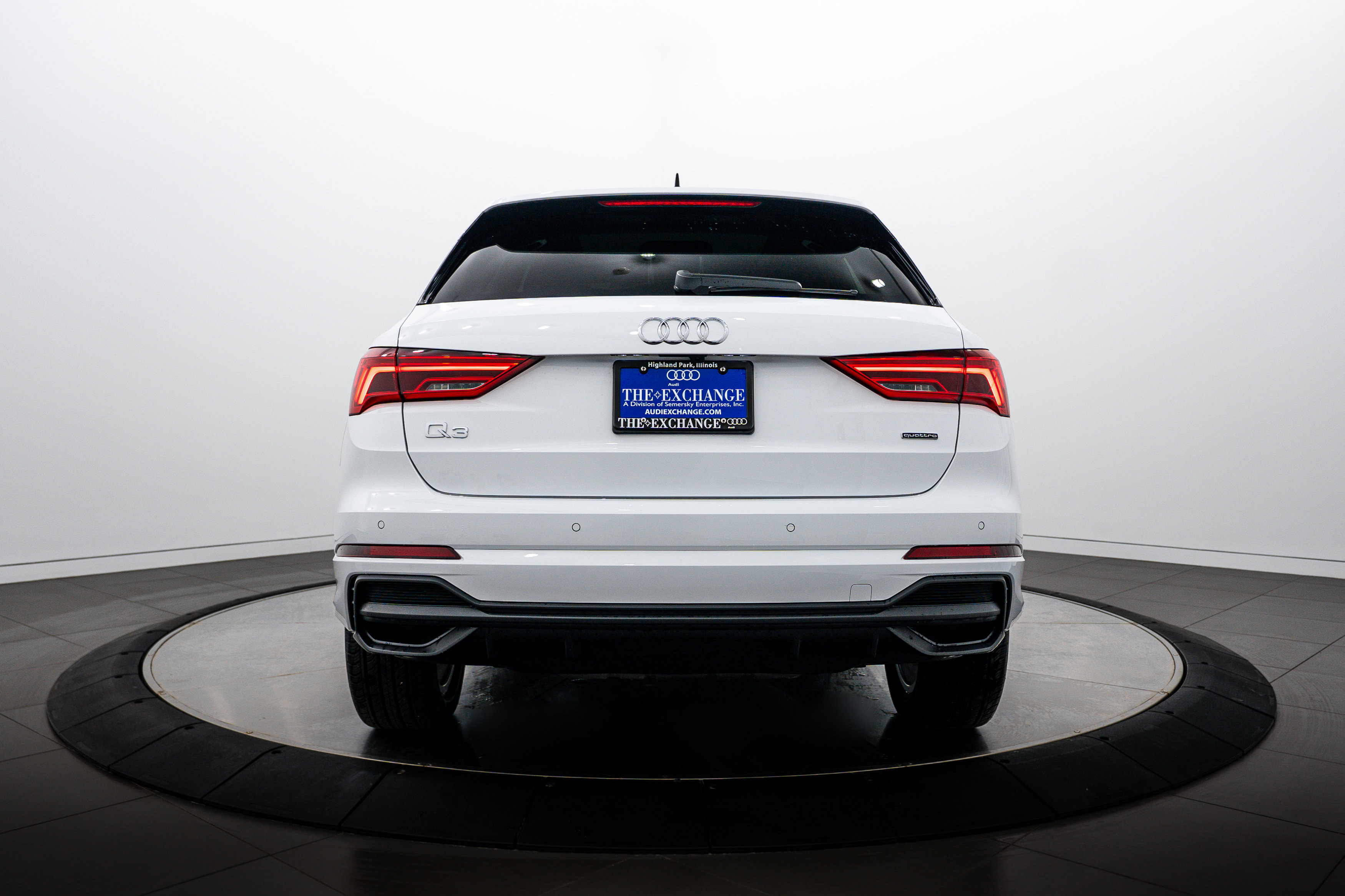 New 2025 Audi Q3 2.0T Premium w/ Convenience Package AWD/4WD image 18