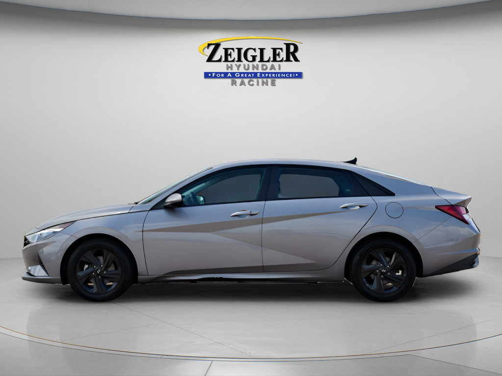Certified 2021 Hyundai Elantra SEL w/ Convenience Package FWD image 4