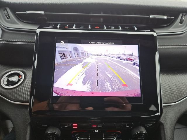 Used 2024 Jeep Grand Cherokee Altitude image 43