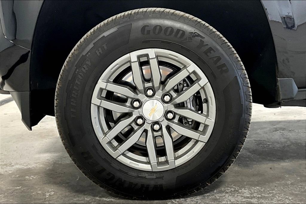 Used 2024 Chevrolet Colorado LT w/ LT Convenience Package II image 11