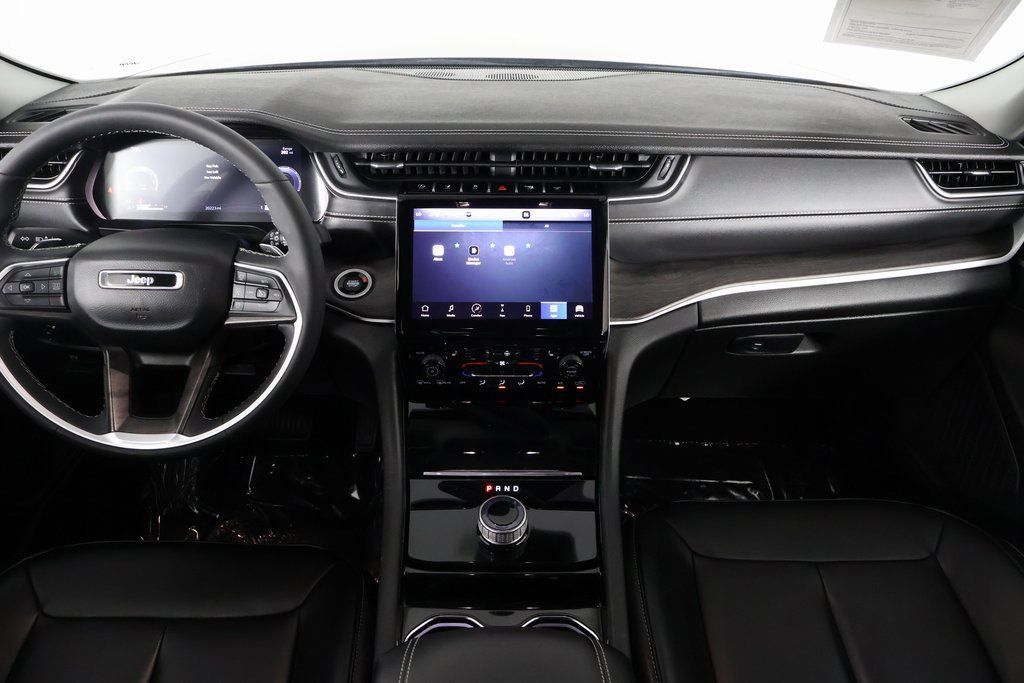 Used 2023 Jeep Grand Cherokee L Limited RWD image 8