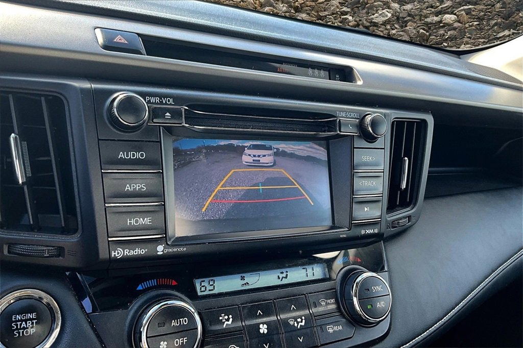 Used 2018 Toyota RAV4 XLE image 18