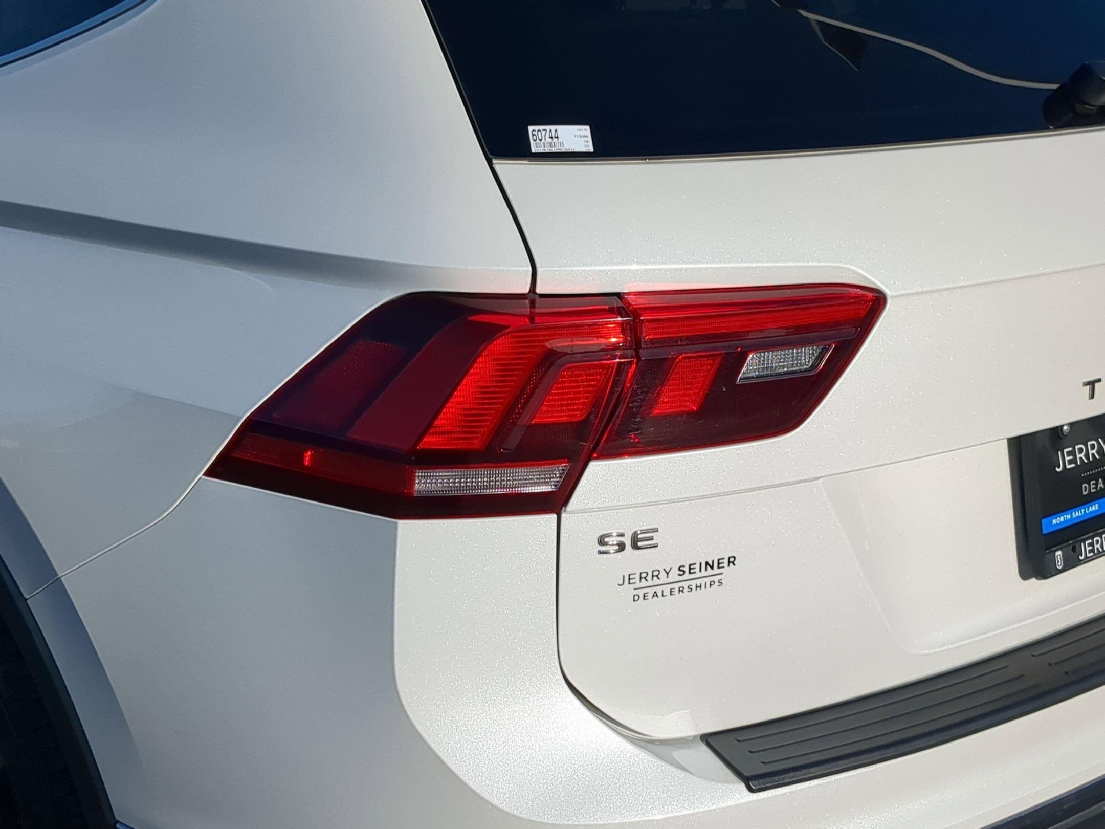 Used 2023 Volkswagen Tiguan SE image 12