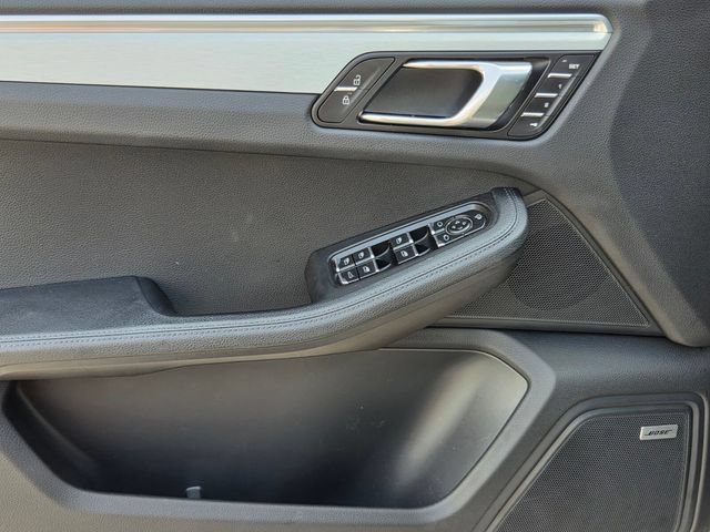 Used 2022 Porsche Macan AWD/4WD image 17