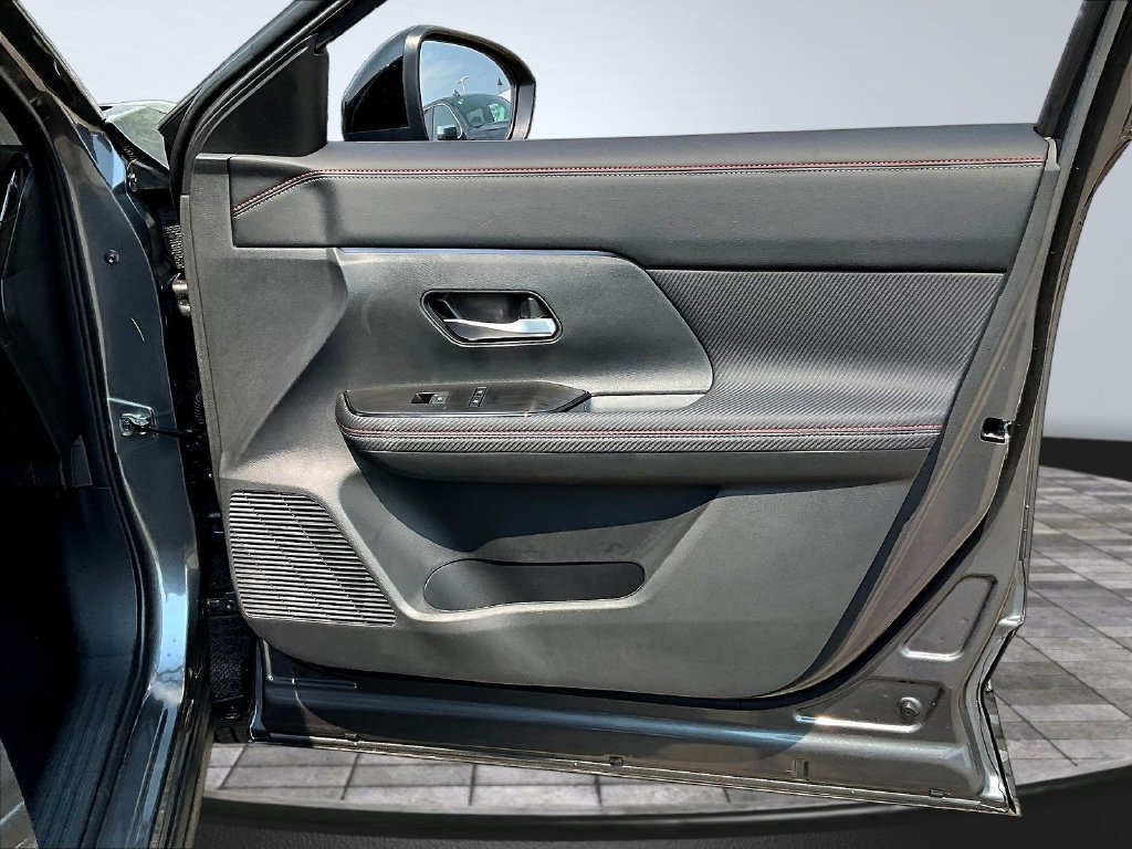 Used 2026 Nissan Kicks SR FWD image 31