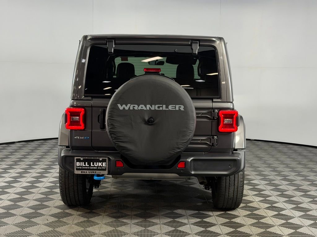 Used 2022 Jeep Wrangler Unlimited Sahara w/ Safety Group image 9