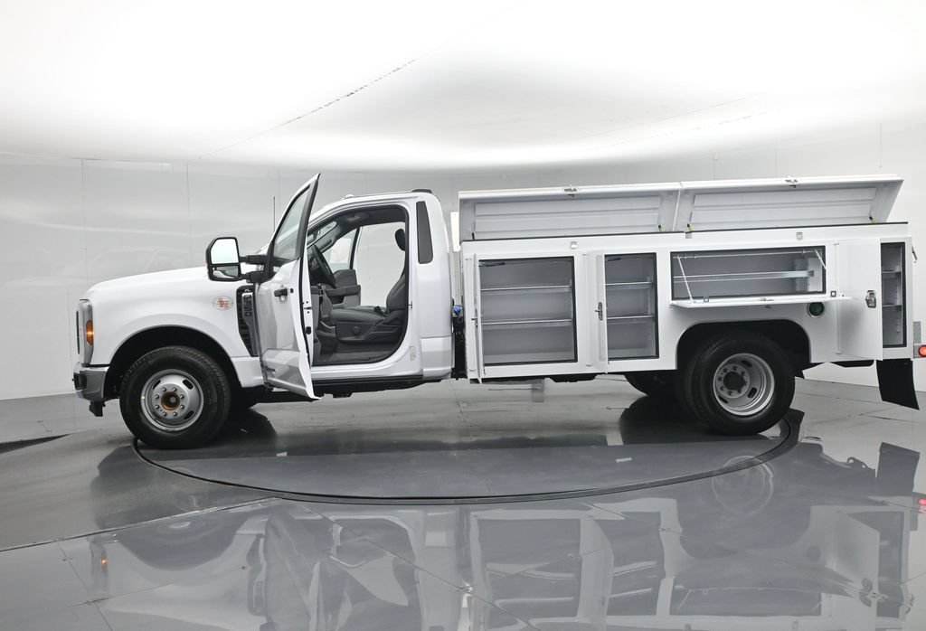 New 2026 Ford F350 XL w/ XL Chrome Package RWD image 4