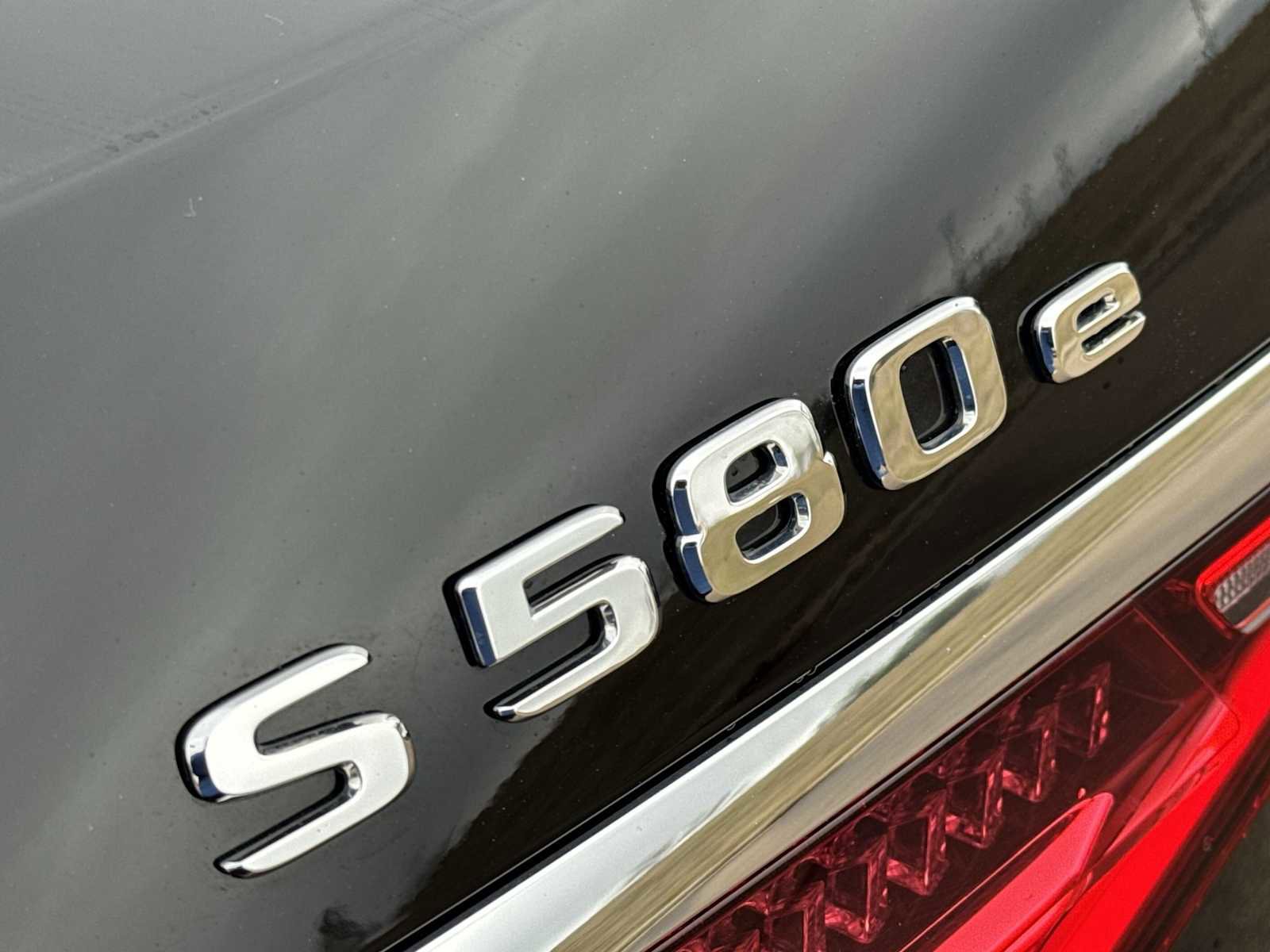 Used 2024 Mercedes-Benz S 580e 4MATIC Sedan image 11