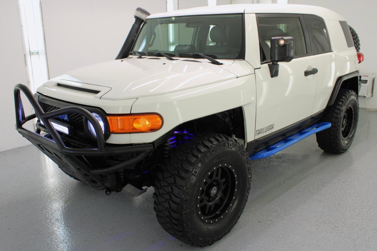 Used 2014 Toyota FJ Cruiser 4WD w/ Upgrade Package image 5