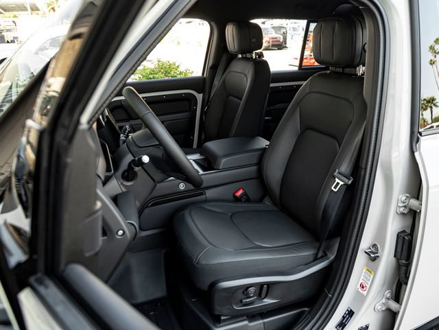 New 2026 Land Rover Defender 110 X AWD/4WD image 13