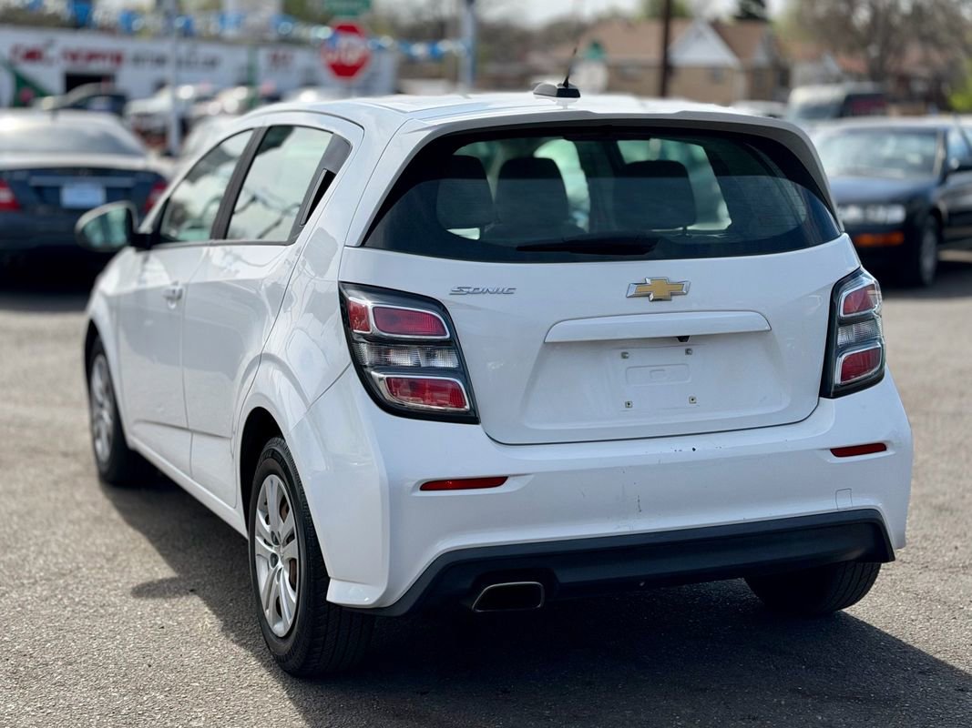 Used 2017 Chevrolet Sonic LT FWD image 3