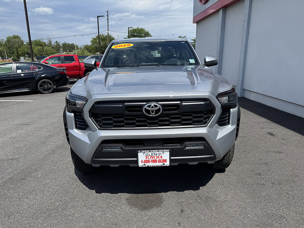 Used 2025 Toyota Tacoma TRD Off-Road AWD/4WD image 3