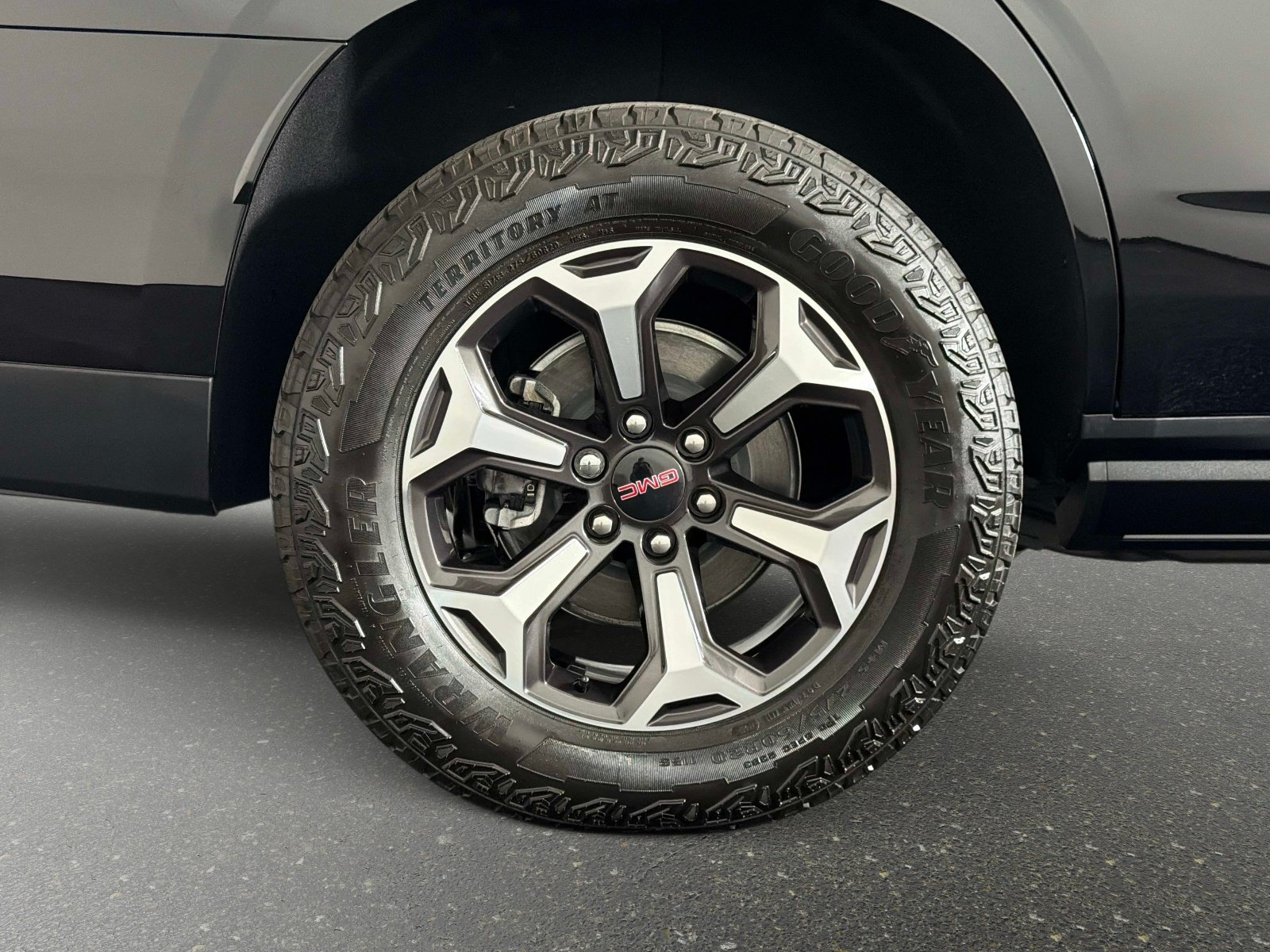 Used 2026 GMC Yukon AT4 Ultimate w/ LPO, Floor Liner Package AWD/4WD image 16