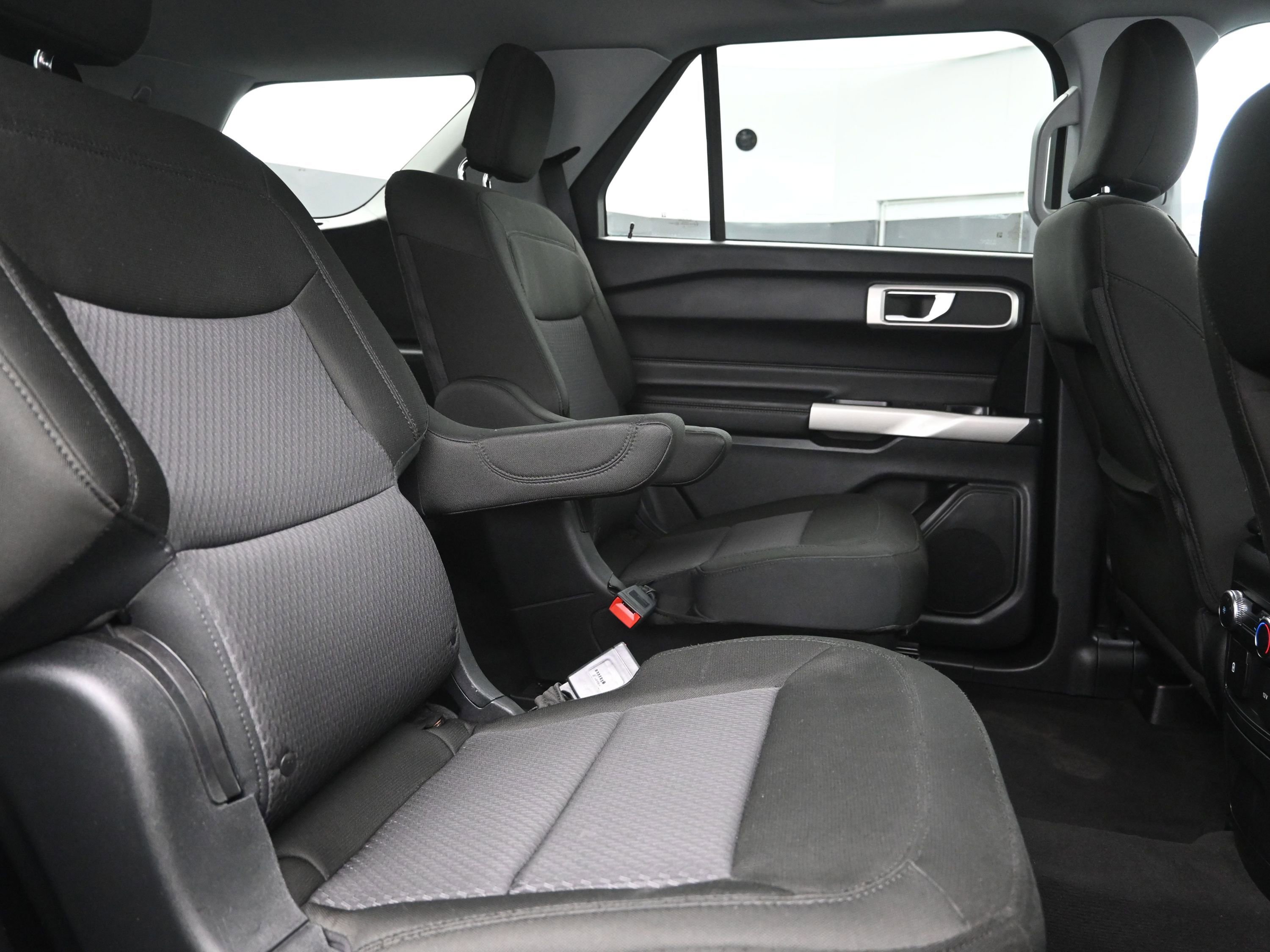 Used 2022 Ford Explorer XLT image 26