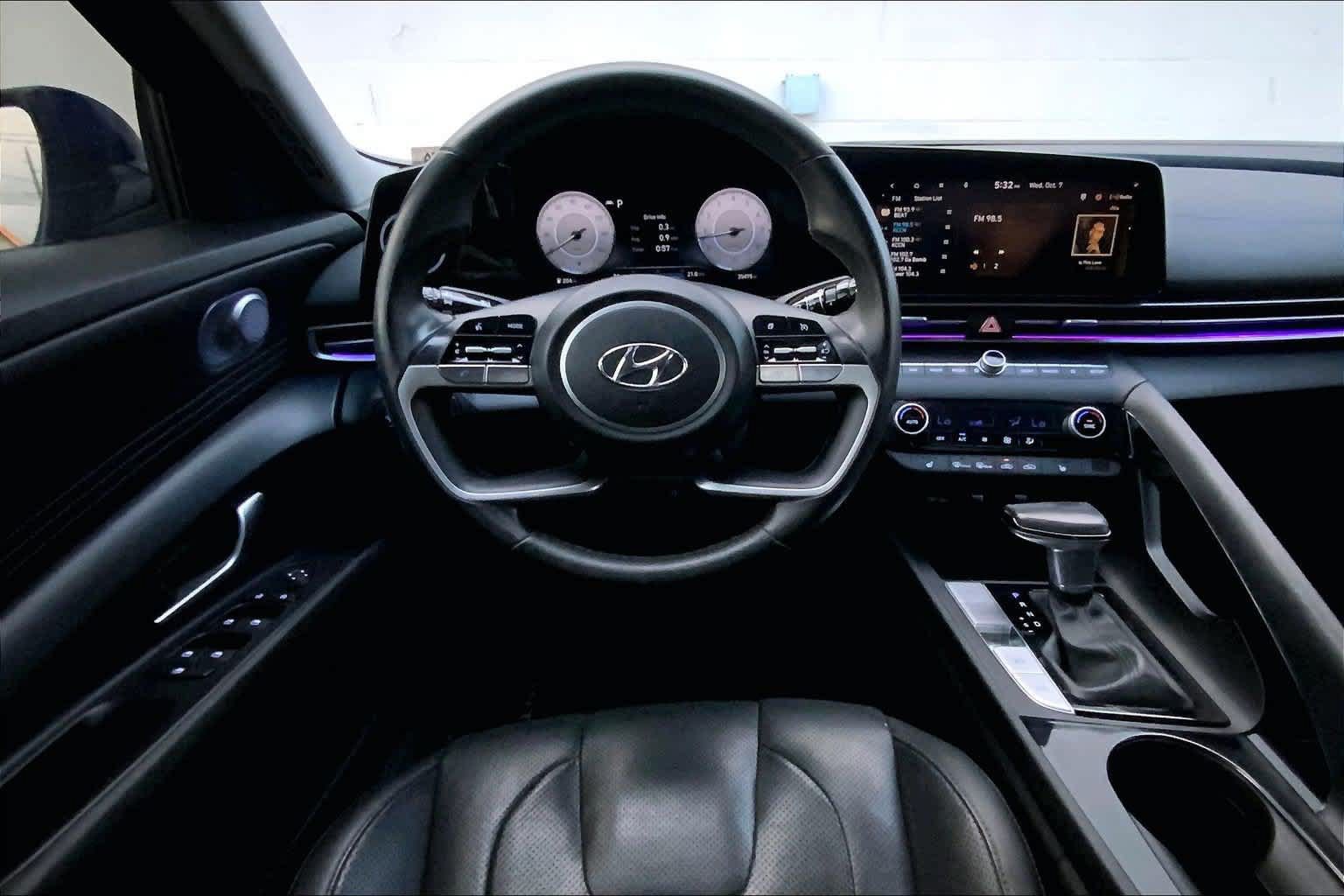 Used 2023 Hyundai Elantra Limited FWD image 14
