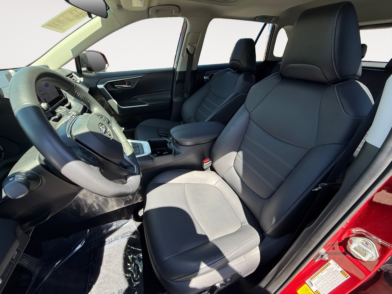 Used 2025 Toyota RAV4 XLE Premium w/ Weather Package AWD/4WD image 10