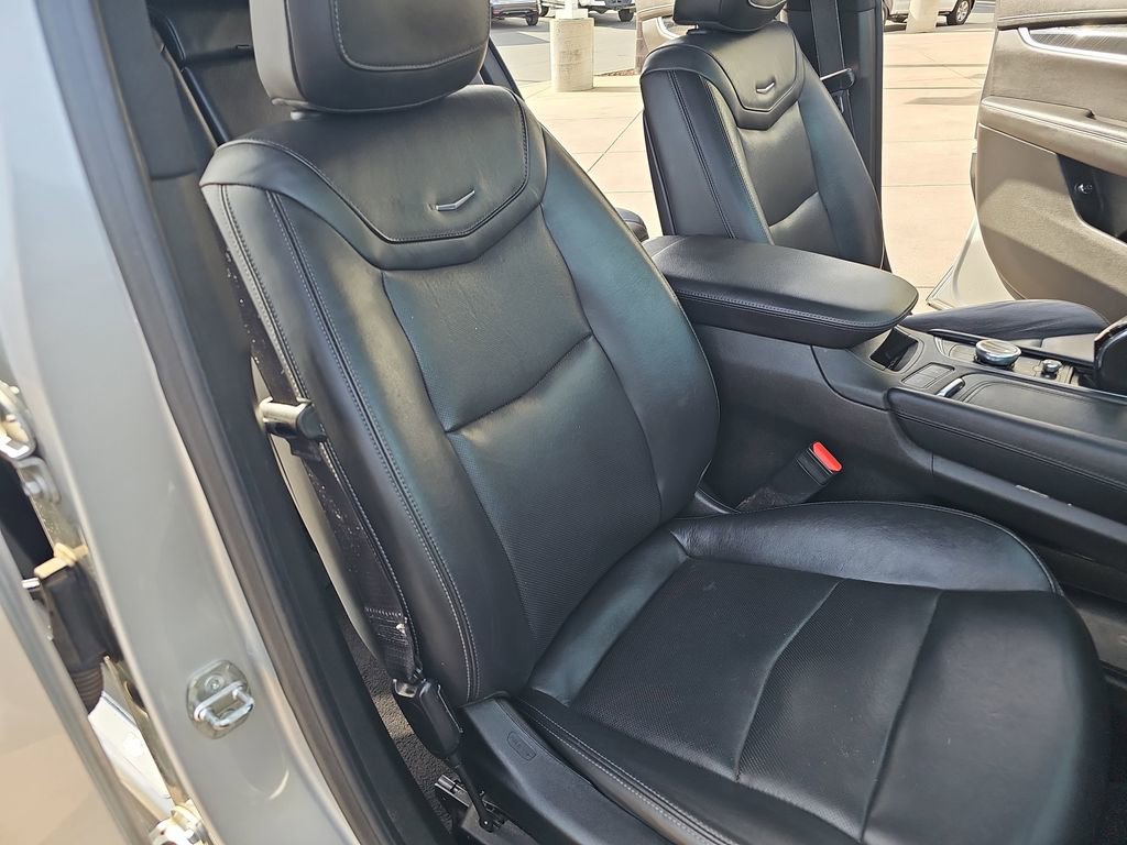 Used 2020 Cadillac XT6 Premium Luxury image 10