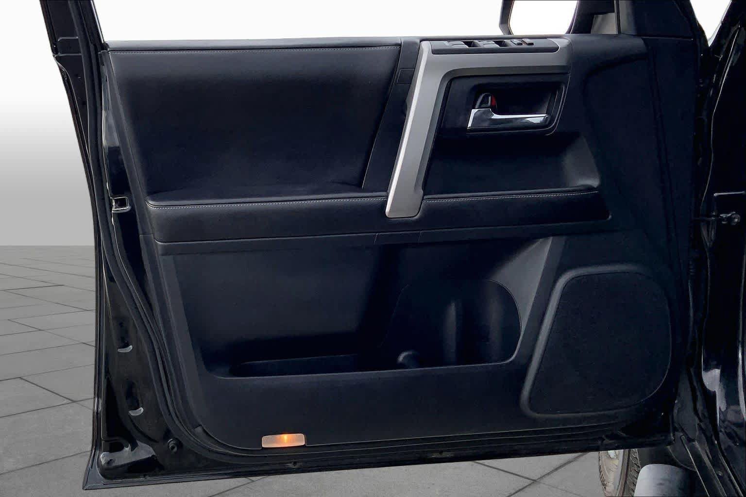Used 2015 Toyota 4Runner SR5 Premium RWD image 21