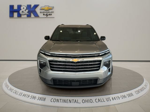 New 2027 Chevrolet Traverse LT w/ Sun and Wheel Package FWD image 2