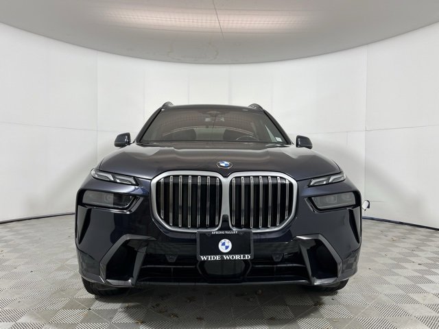Used 2023 BMW X7 xDrive40i w/ Executive Package image 2