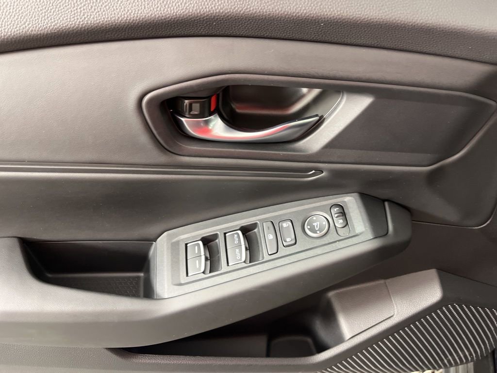 Used 2025 Honda Accord SE image 25