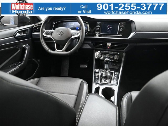 Used 2024 Volkswagen Jetta SE w/ Panoramic Sunroof Package image 10