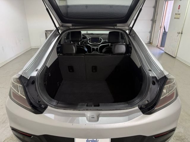 Used 2017 Chevrolet Volt LT w/ Comfort Package FWD image 8