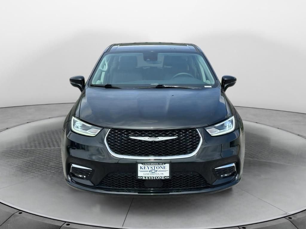 Used 2024 Chrysler Pacifica Select image 8