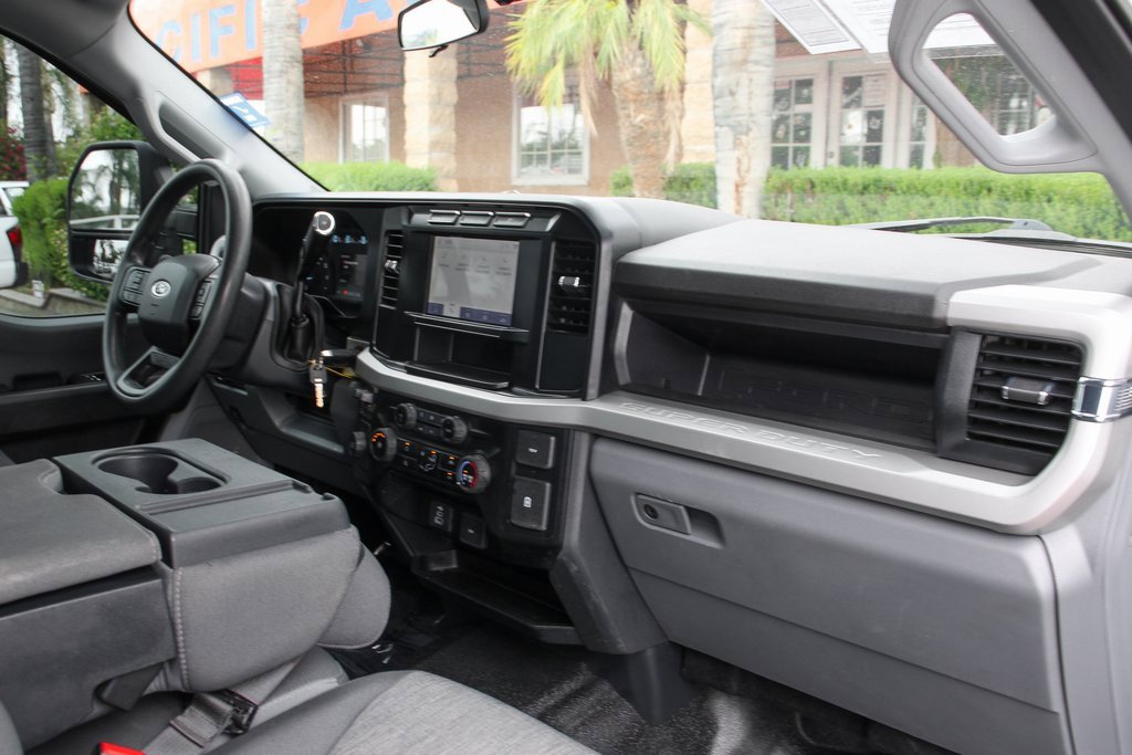 Used 2024 Ford F250 XL w/ XL Chrome Package image 34