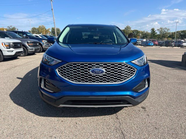 Certified 2024 Ford Edge SEL w/ Convenience Package AWD/4WD image 2