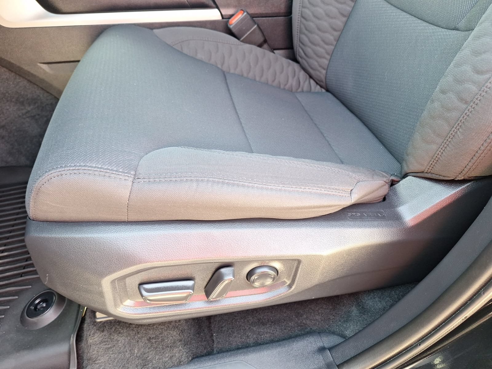 Used 2025 Toyota Tundra SR5 AWD/4WD image 16