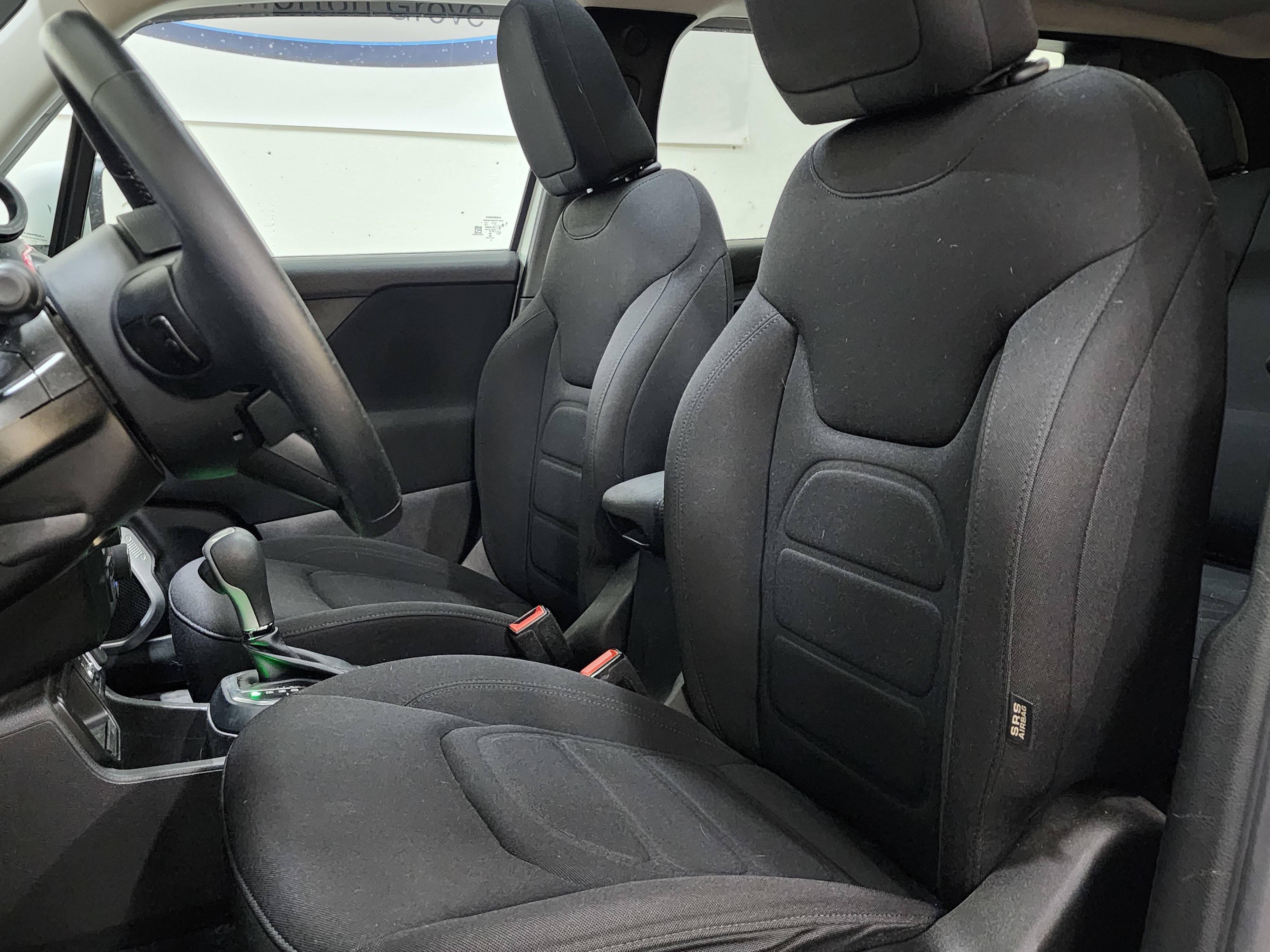 Used 2020 Jeep Renegade Latitude w/ UConnect 8.4 Nav Group FWD image 15