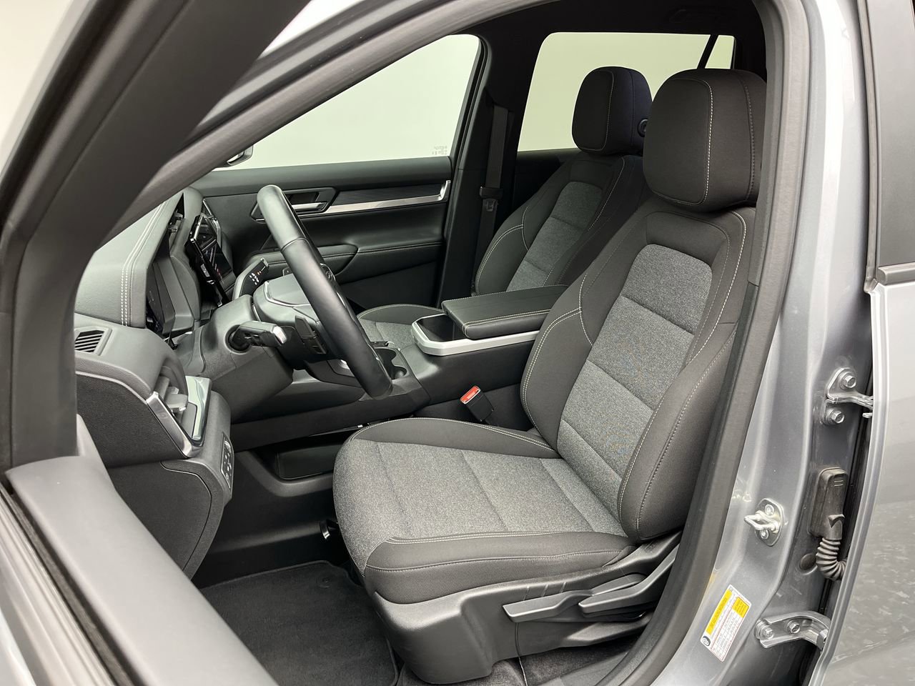 Certified 2025 GMC Terrain Elevation w/ Black Edition AWD/4WD image 9