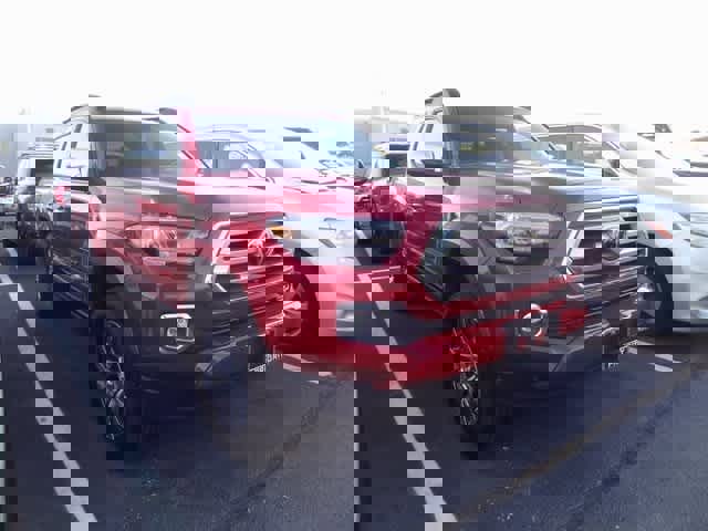 Used 2020 Toyota Tacoma Limited image 3