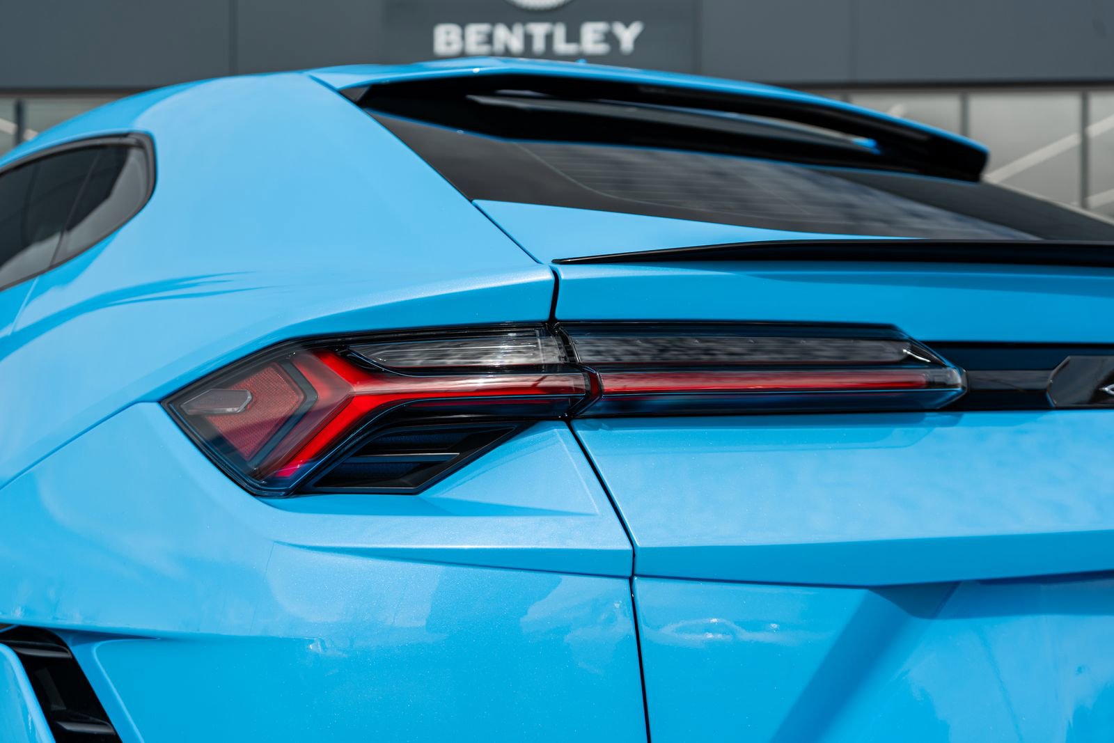 Used 2023 Lamborghini Urus S image 12