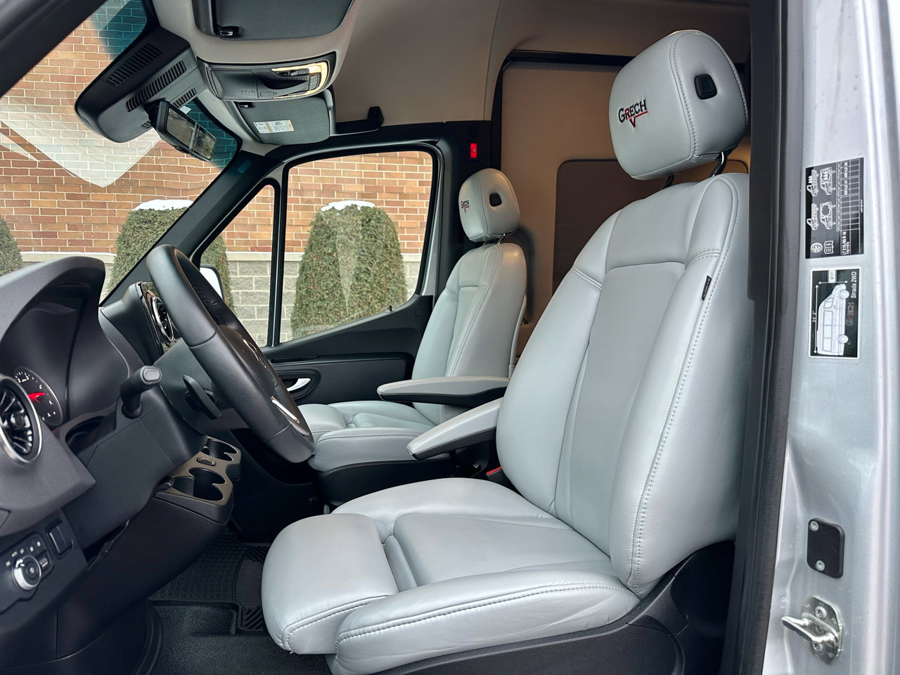 Used 2024 Mercedes-Benz Sprinter 3500 image 32