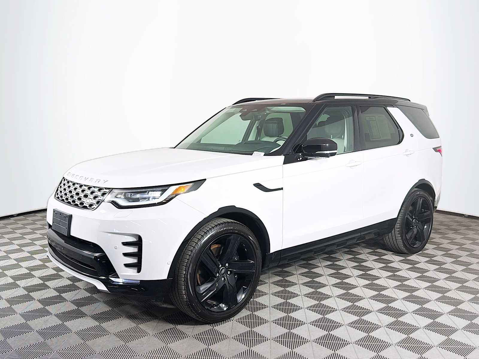 Used 2025 Land Rover Discovery Metropolitan Edition
