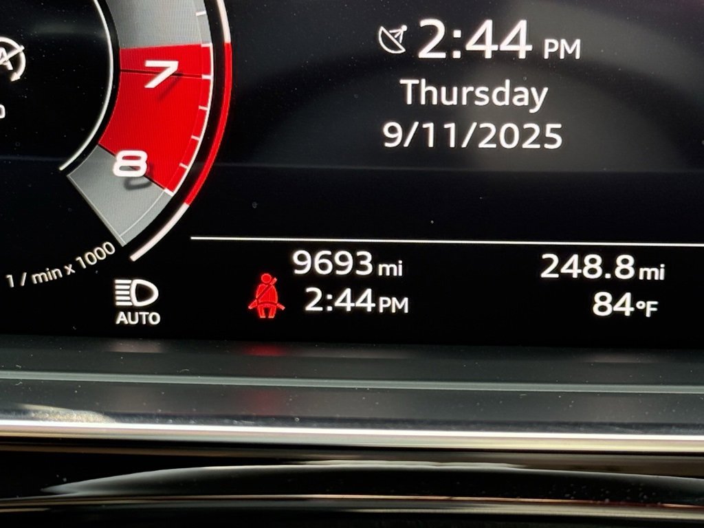 Used 2024 Audi S8 w/ S8 Comfort Plus Package image 33