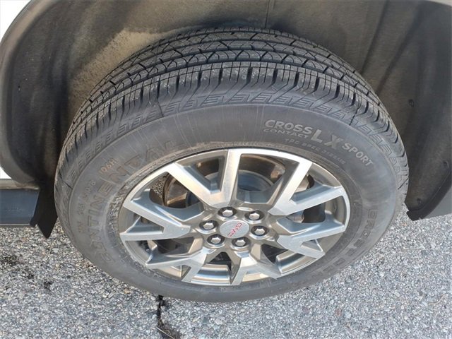 Used 2022 GMC Acadia SLE w/ Driver Convenience Package image 12