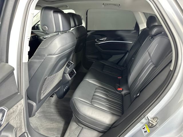 Used 2019 Audi e-tron Prestige w/ Prestige Package image 25