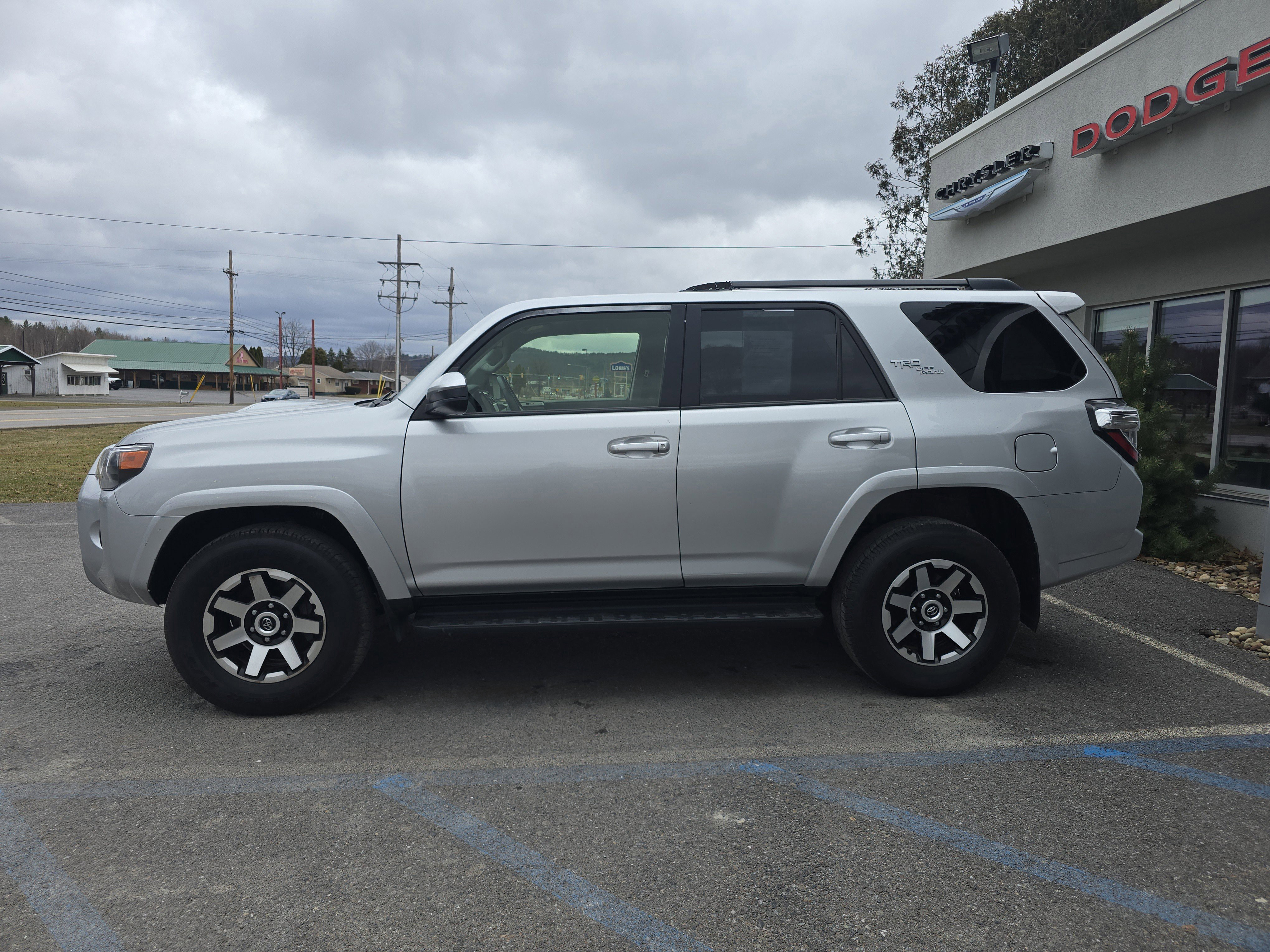 Used 2024 Toyota 4Runner TRD Off-Road image 7