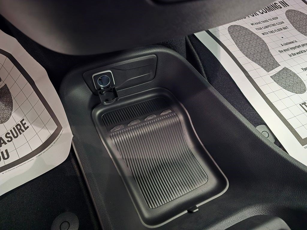 New 2027 Chrysler Pacifica Select FWD image 23