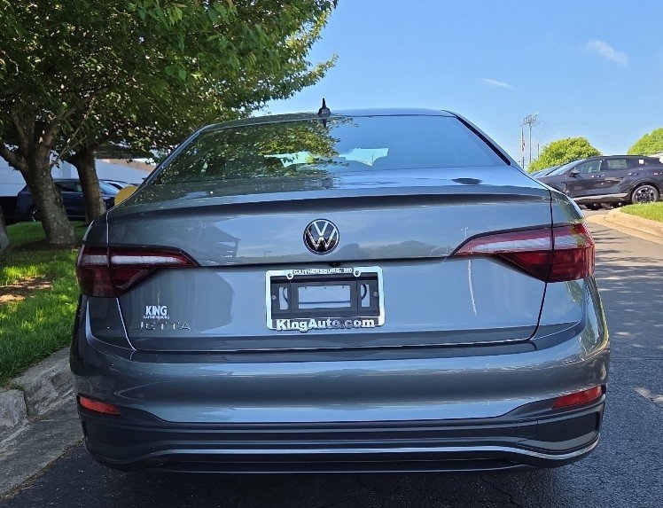 Used 2024 Volkswagen Jetta Sport FWD image 4